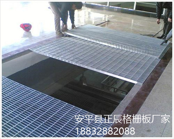 重慶鋼格闆